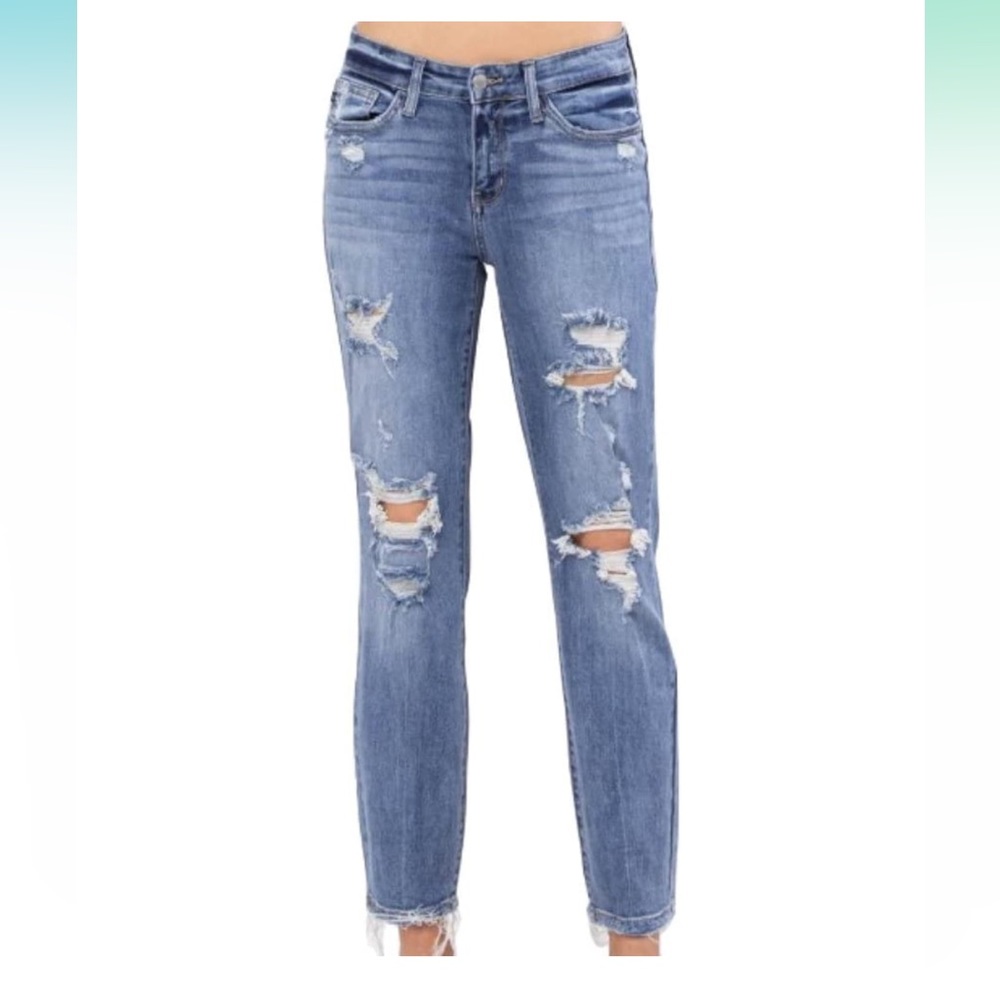 Judy Blue distressed boyfriend fit jeans